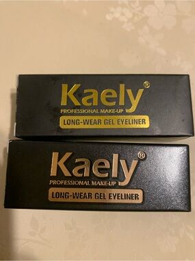 Long-Wear Gel Eyeliner β Black &White